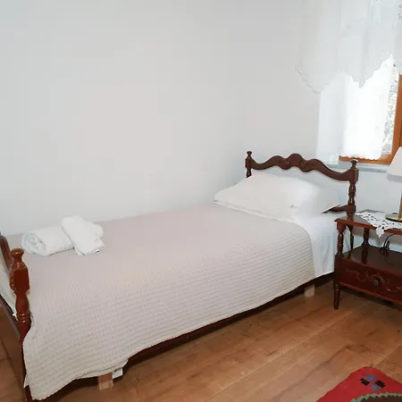 Amalia's House 3* Gjirokastra