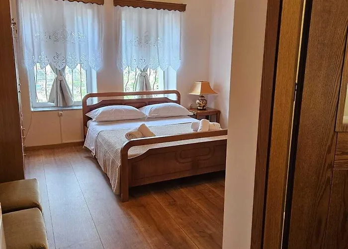 Amalia's House Gjirokastra