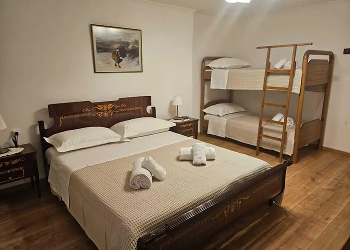 Amalia's House 3* Gjirokastra