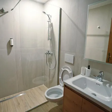 Amalia's House Penzion Gjirokastër