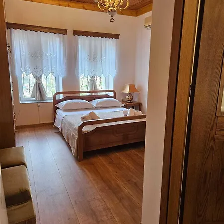 Amalia's House Gjirokastër