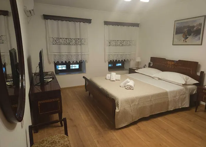 Amalia's House 3* Gjirokastër